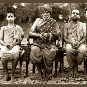 Sri Sri Swamiji, at his 16 - with Shri Vidhyamanyaru and Shatayushi Shri Sudhindra Teertha Swamiji of Puttige Matha