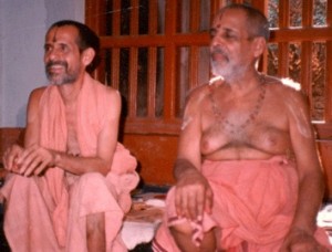 Guru-Shishya examing the tallent of Students of Vidyapeetham