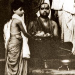 Adopted Sanyasa Ashram, with blessings from Sri Vidyamanya Swamiji