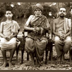 Sri Sri Swamiji, at his 16 - with Shri Vidhyamanyaru and Shatayushi Shri Sudhindra Teertha Swamiji of Puttige Matha