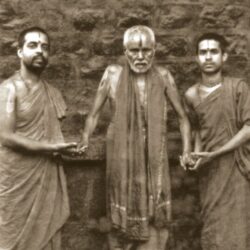 19 year old Sri Swamiji with Shri Vidhyamanyaru with Shri Sudhindra Teertha Swamiji of Puttige Matha