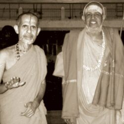 Dvaitha - Advaitha Sri Sri Swamiji with Kanchi Shankaracharya Sri Jayendra Saraswathi