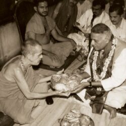 Sri Yashwanth Sinha, taking blessing from Sri Sri. Sri V.S.Acharya aslo seen
