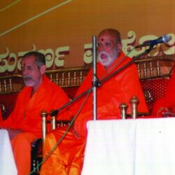 Swamiji with Sri Vijnananidhitirtha Swamiji, Sri Sushamindratitha Swamiji, Sri Suyatindratirtha Swamiji