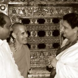 Smt Ramadevi visiting Udupi SriKrishna Temple. Sri V.Dhananjaya Kumar also seen